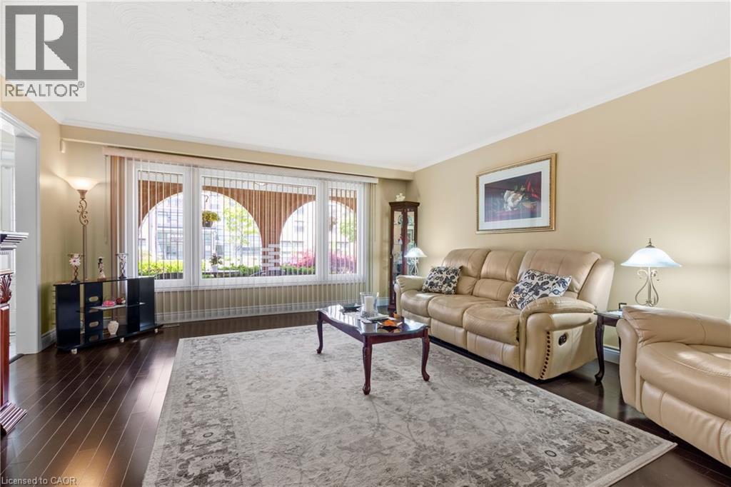 58 CENTENNIAL Parkway S