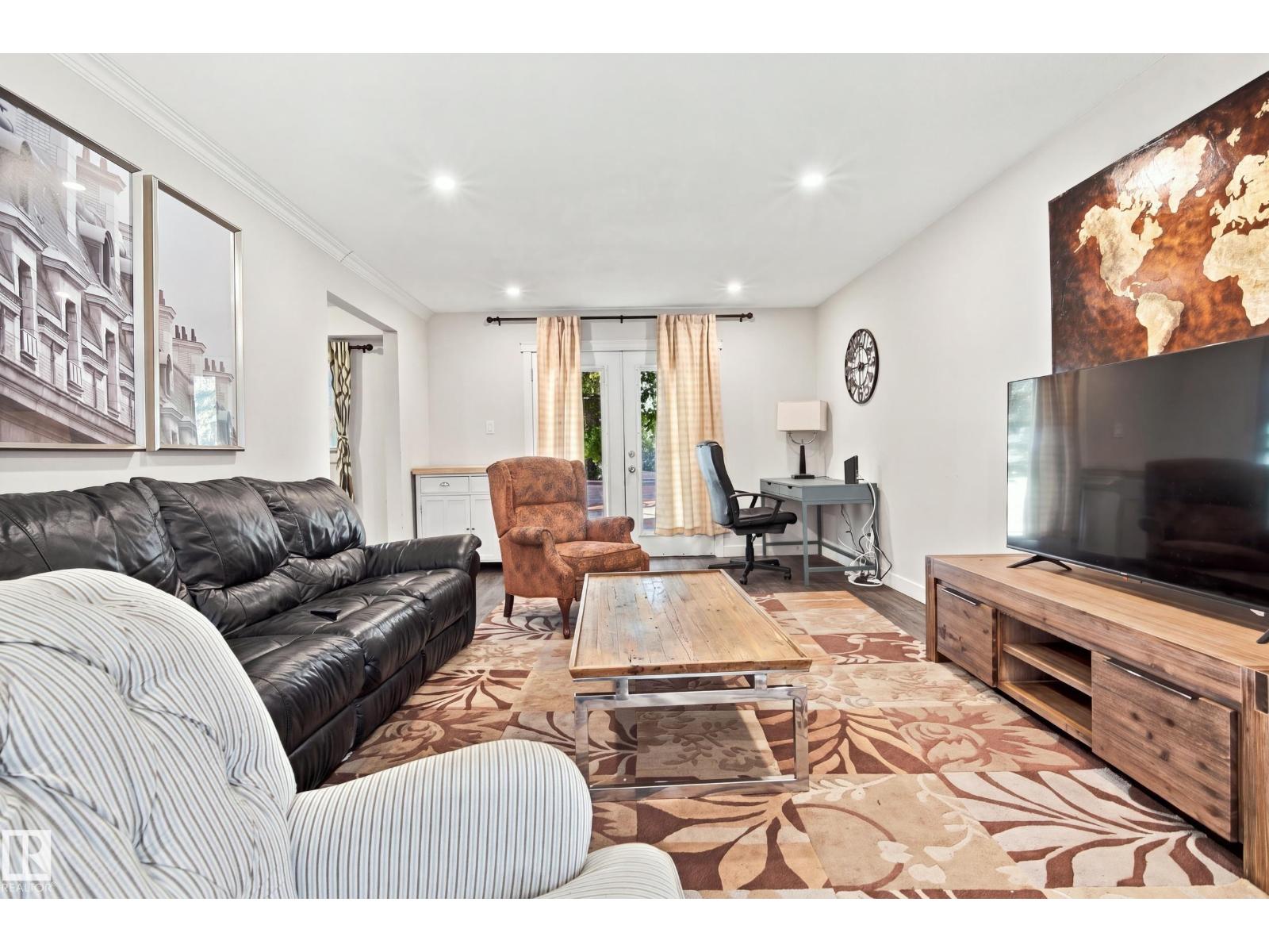 7711-7717 75 ST NW