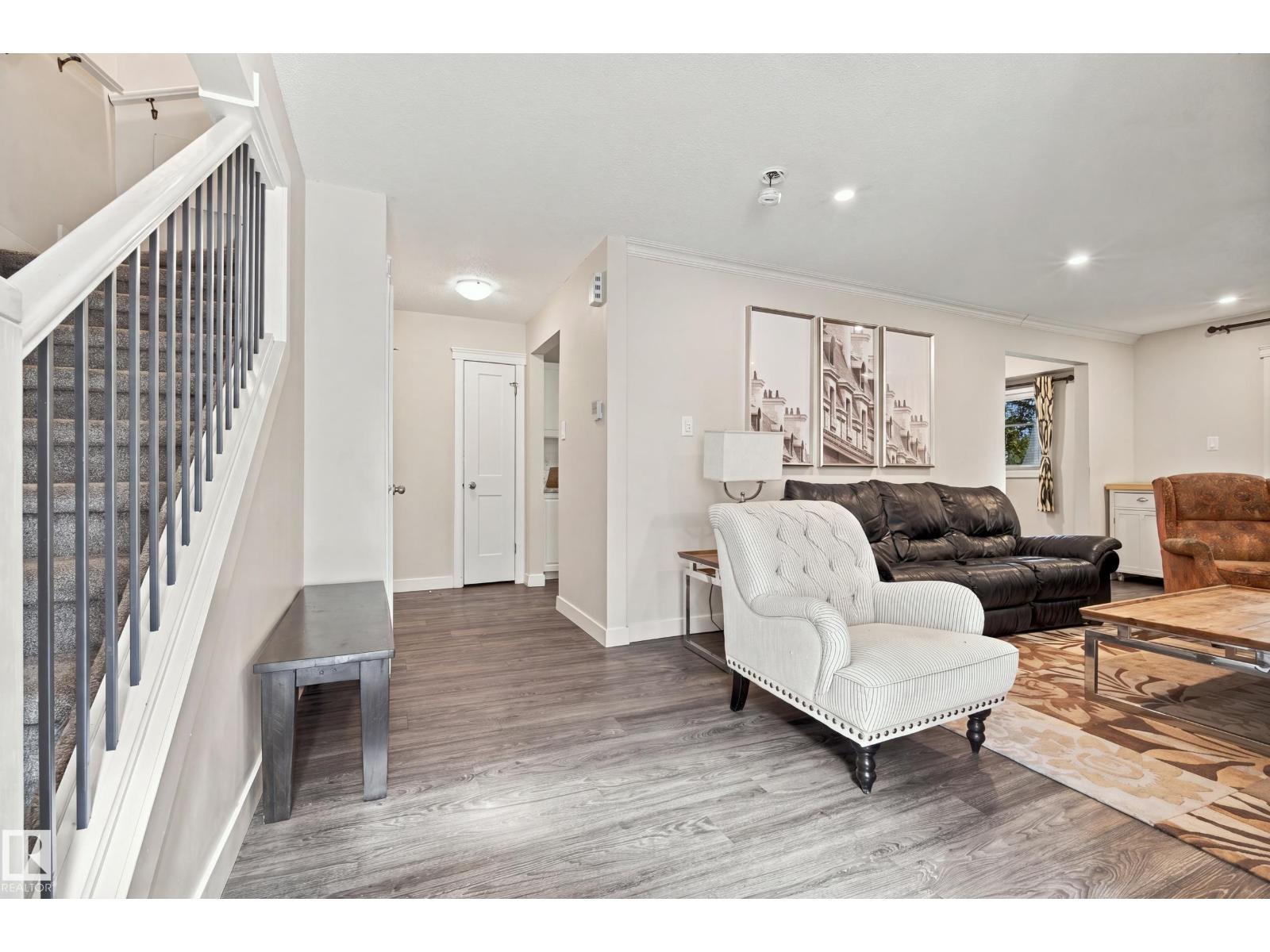 7711-7717 75 ST NW