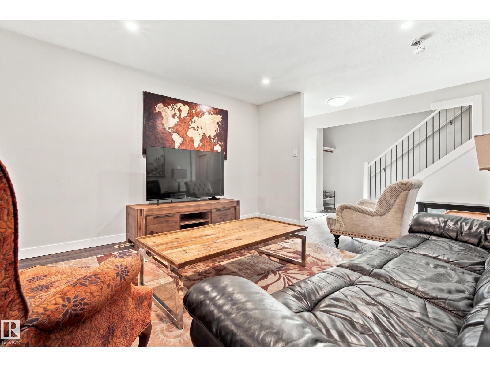 7711-7717 75 ST NW