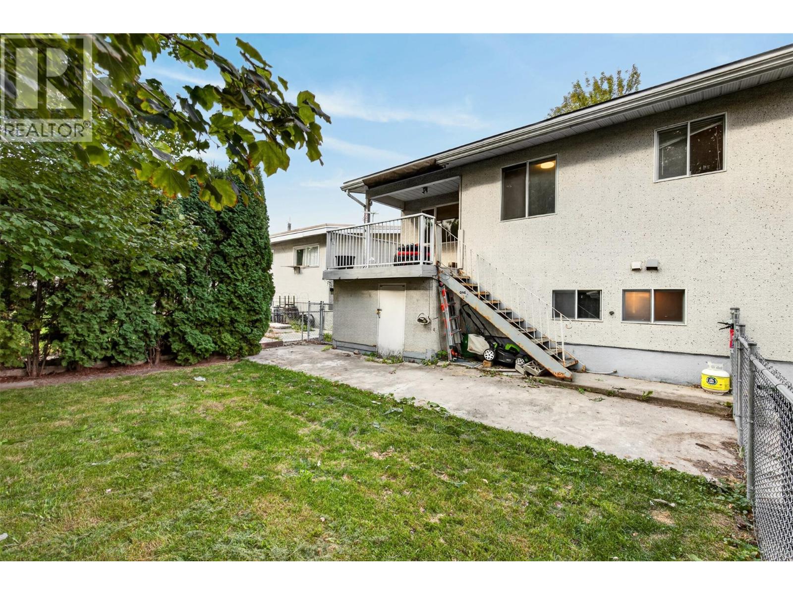1387 Gordon Drive