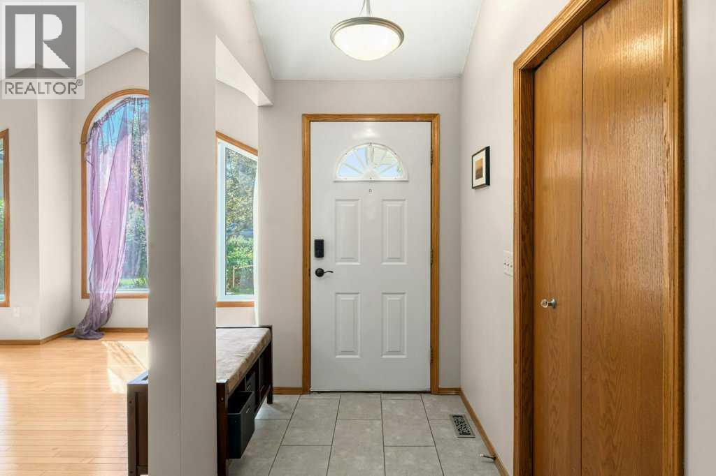 44 Hawkstone Drive NW