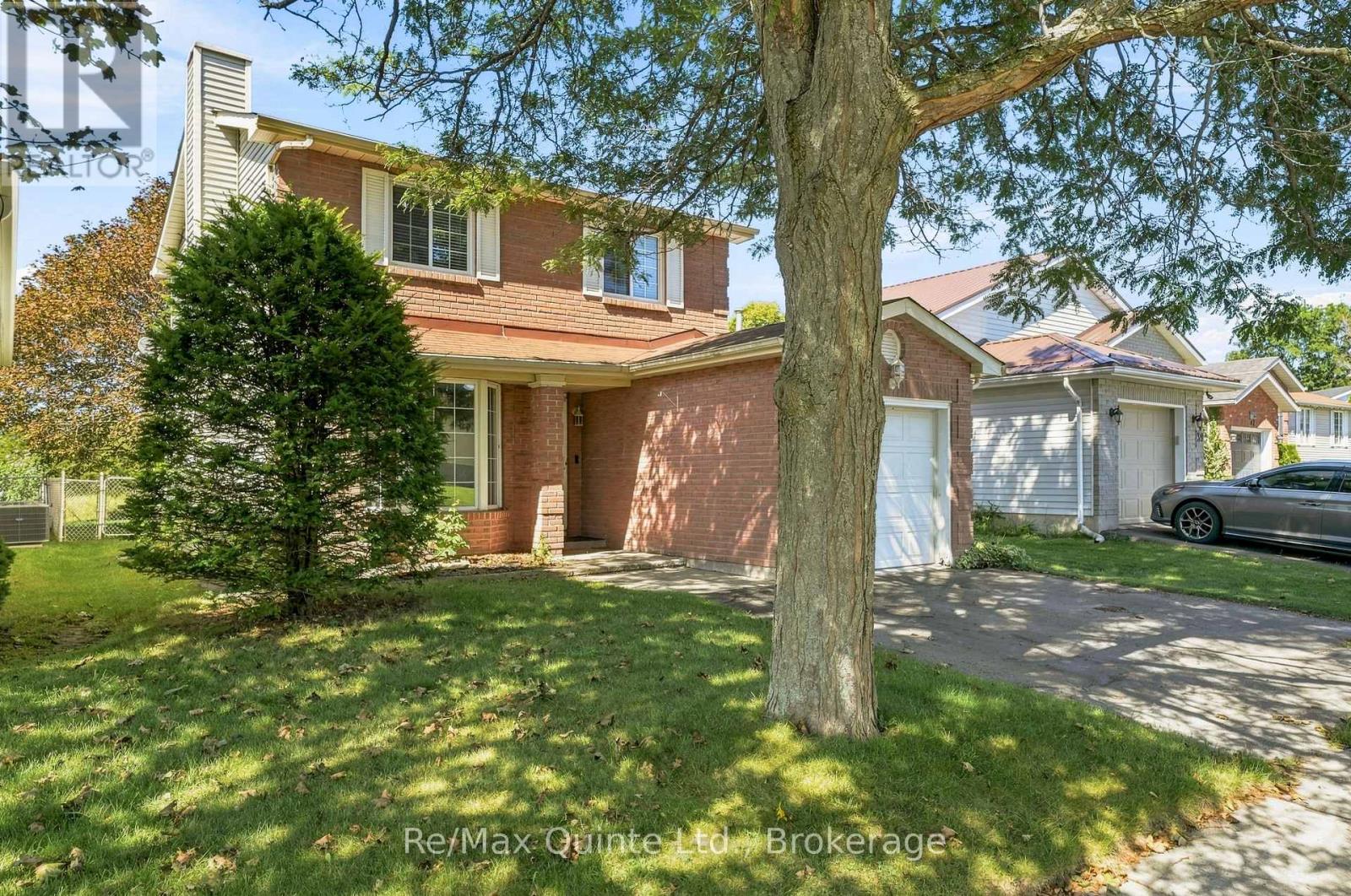 37 BOGART CRESCENT