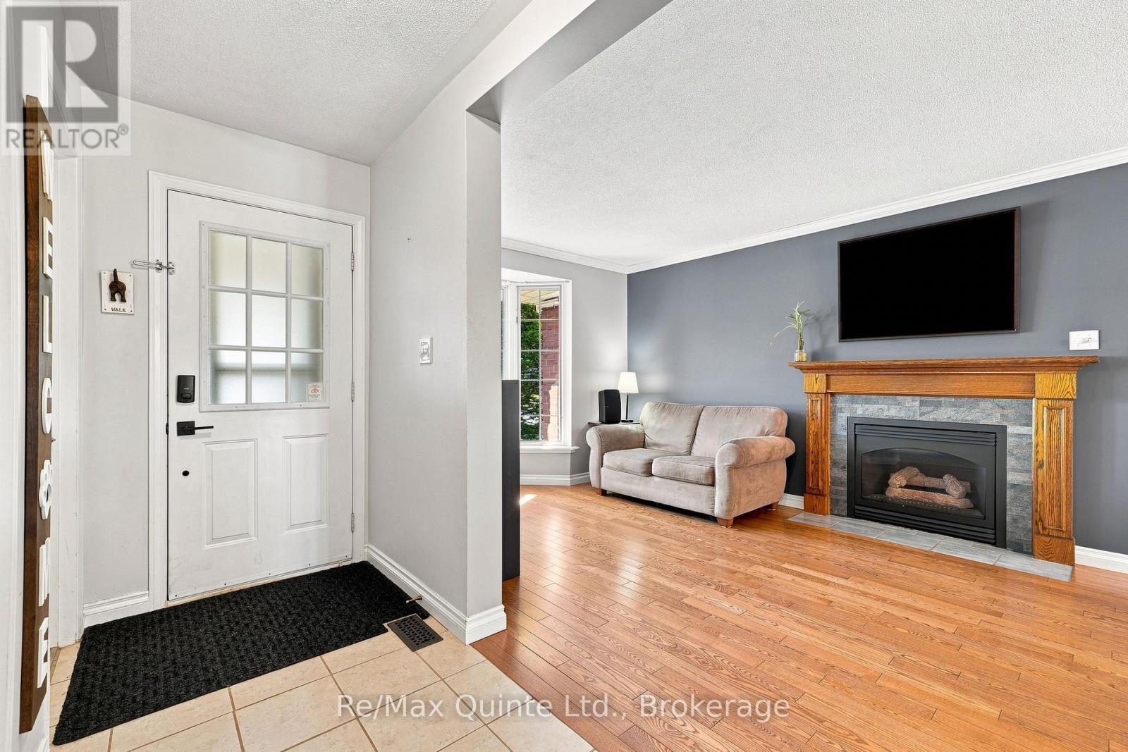 37 BOGART CRESCENT