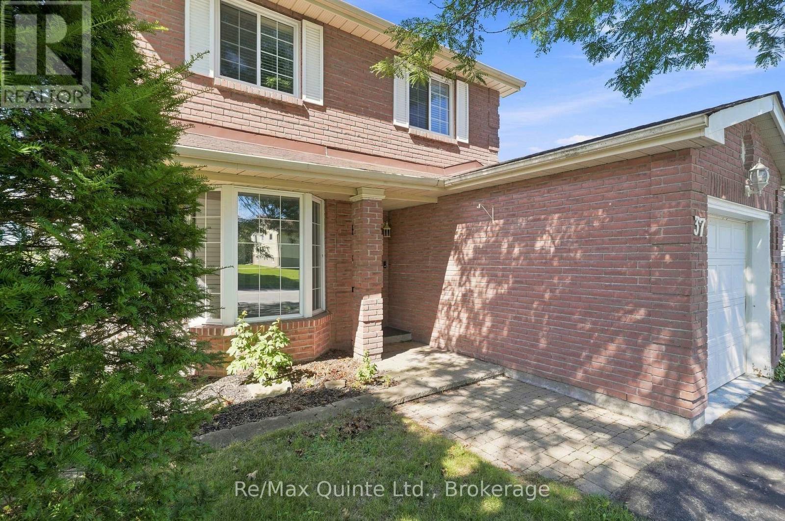 37 BOGART CRESCENT