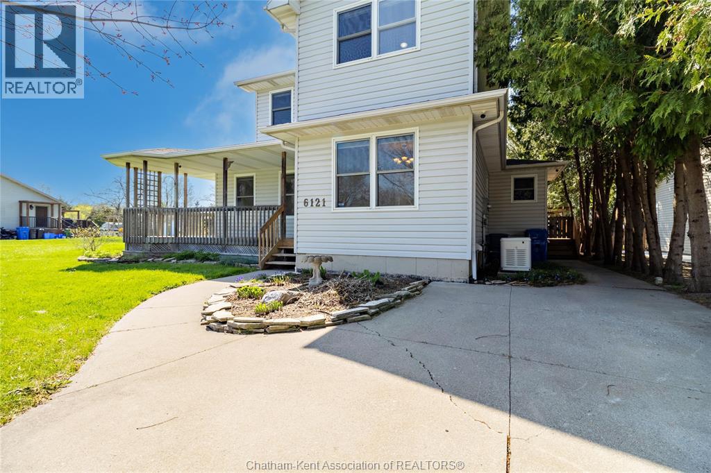 6121 Emerson AVENUE - Photo 3