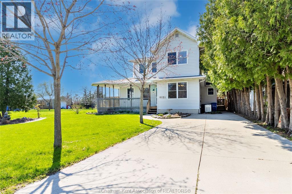 6121 Emerson AVENUE - Photo 2