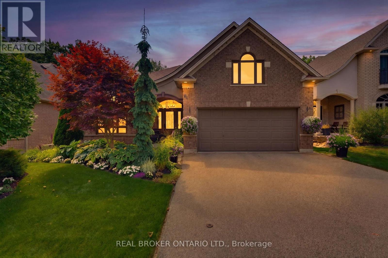 64 CARMICHAEL CRESCENT