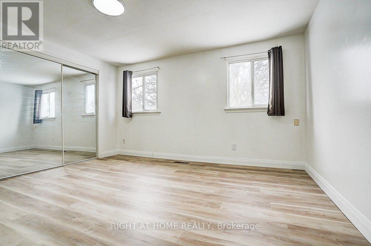 35 SNOWSHOE CRESCENT
