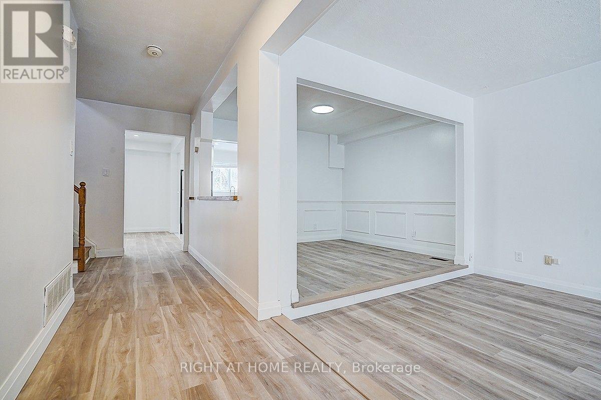 35 SNOWSHOE CRESCENT