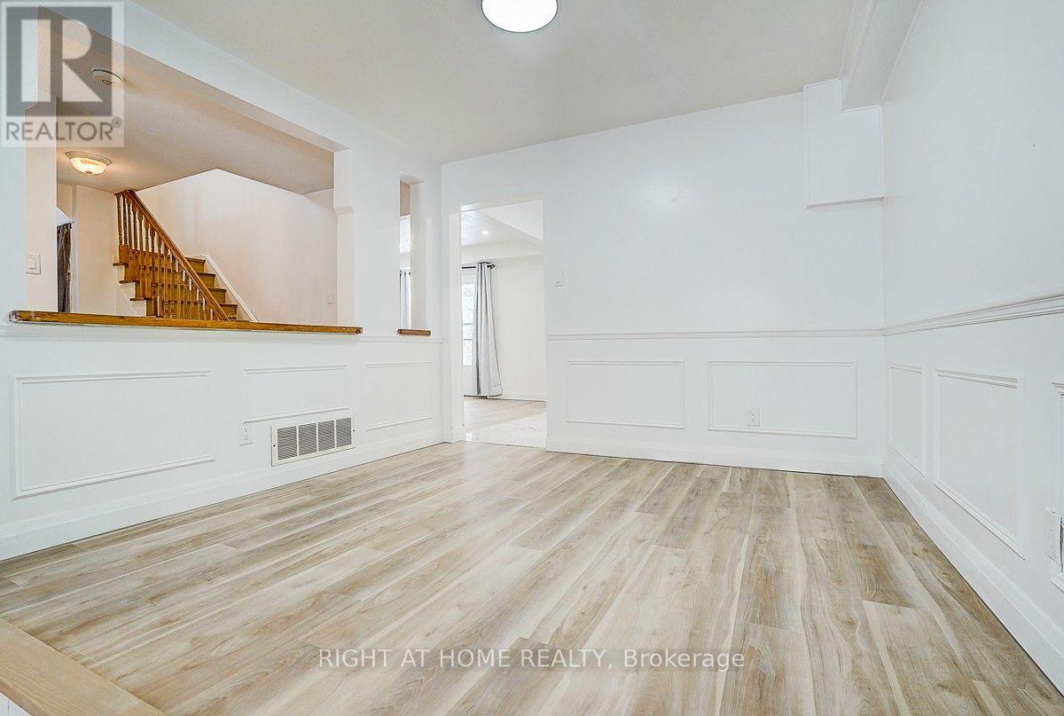 35 SNOWSHOE CRESCENT