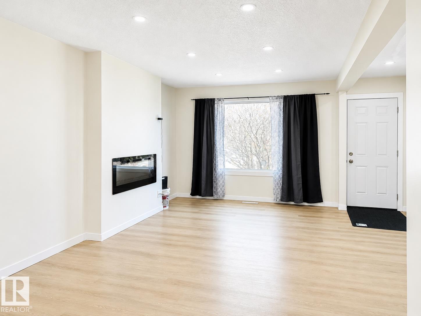 11519 137 AV NW
