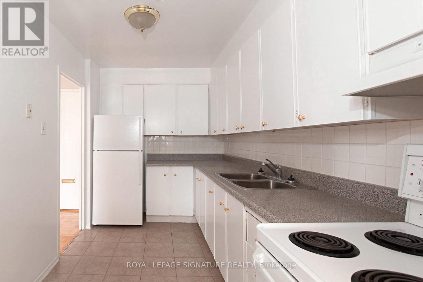 601 - 525 EGLINTON AVENUE