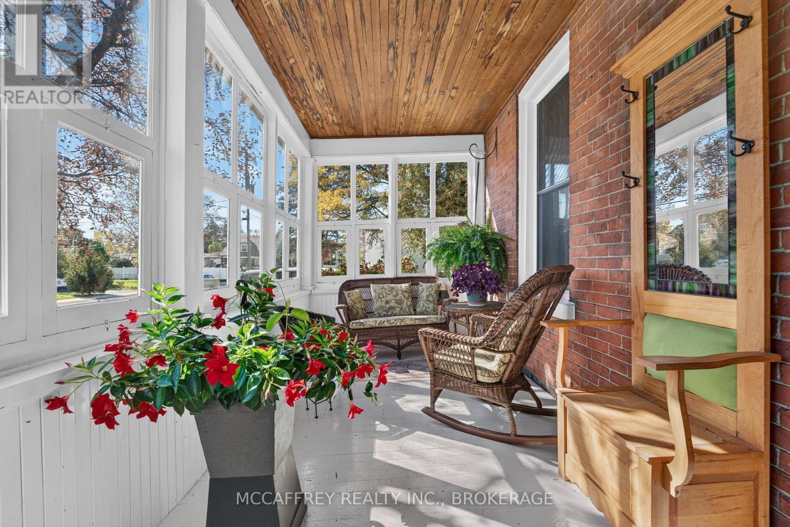 15 GRAHAM STREET E