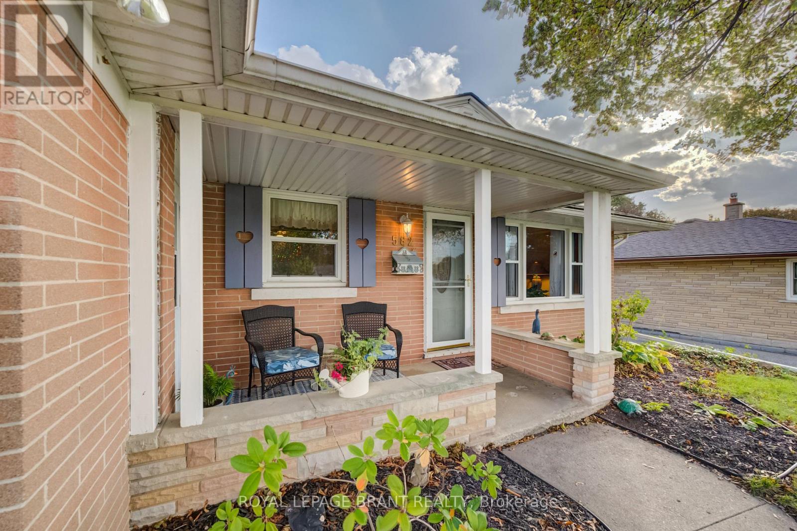 582 GRAND VALLEY DRIVE
