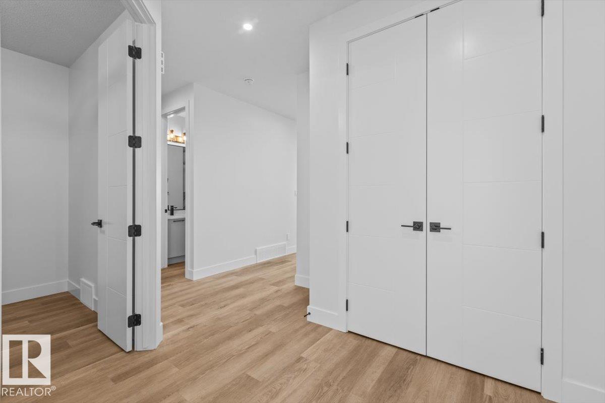 21 Sorel AV