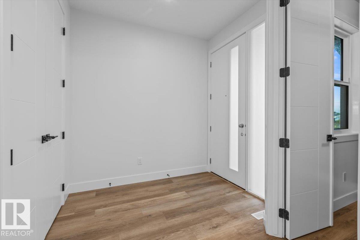 21 Sorel AV