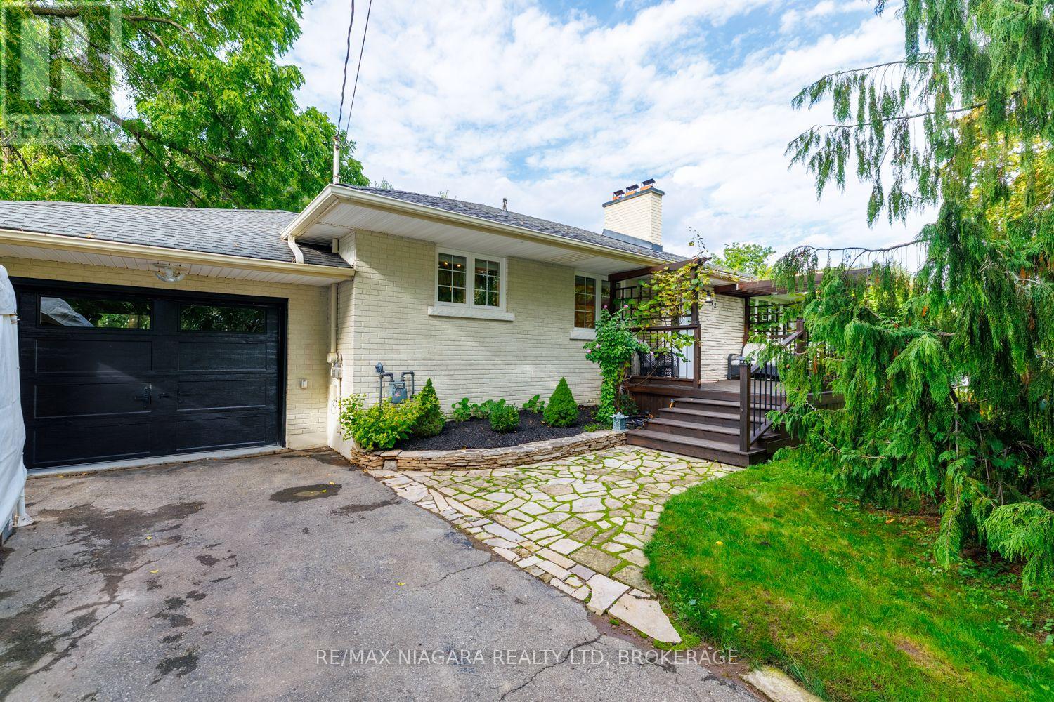 42 STRATHCONA DRIVE S