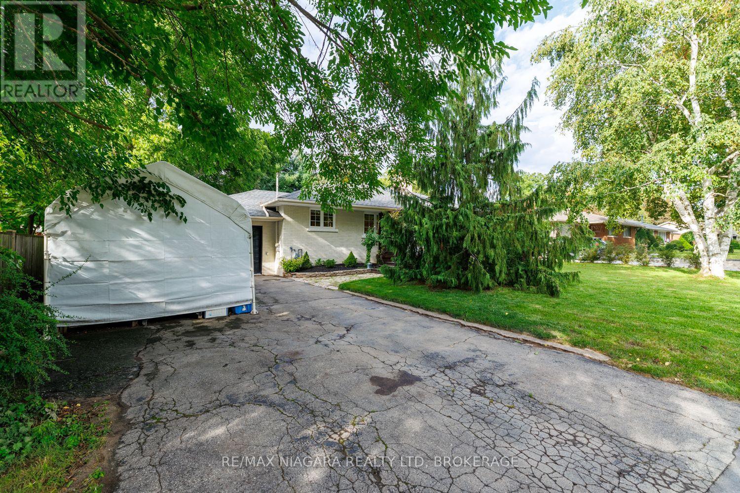 42 STRATHCONA DRIVE S