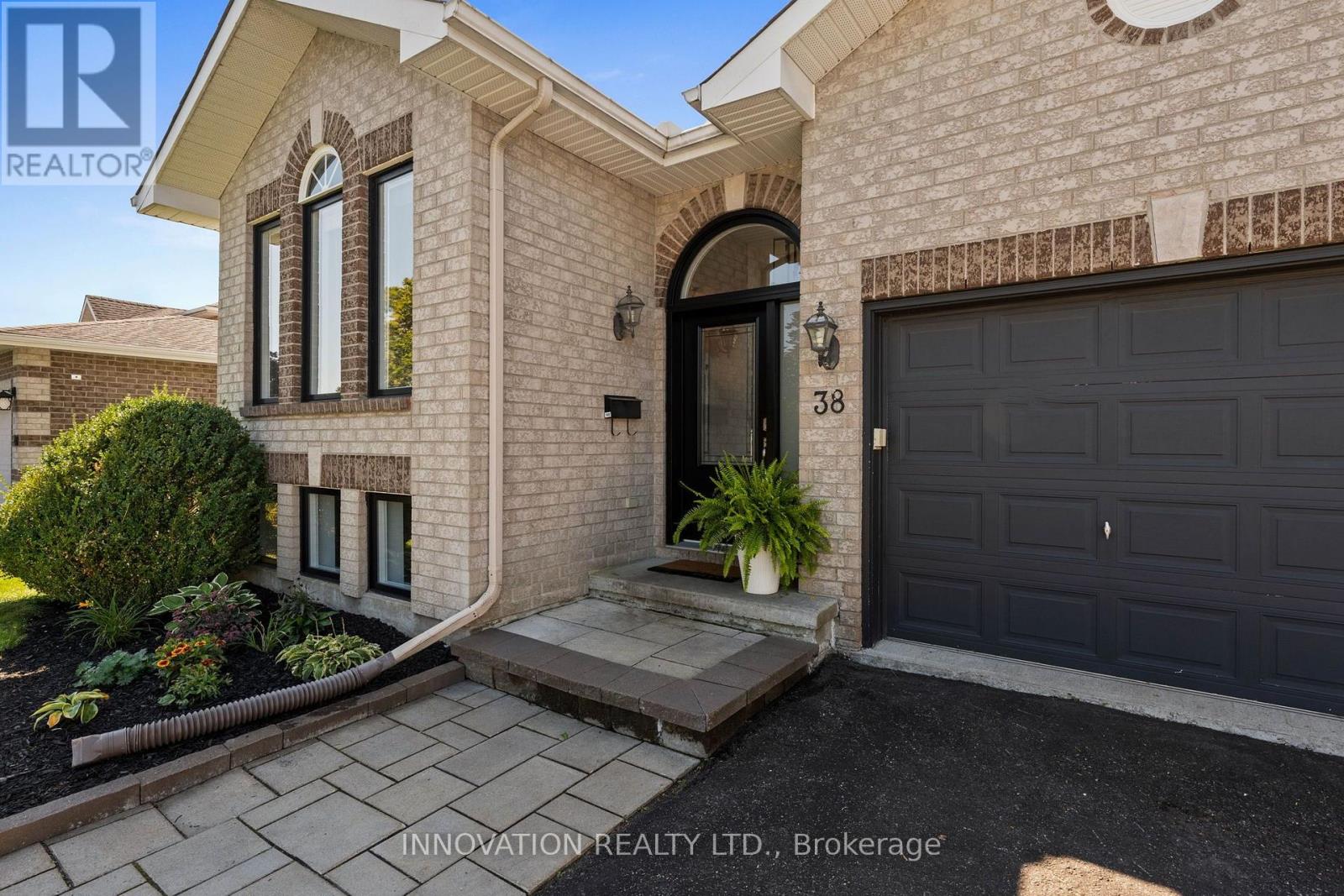 38 STEGGALL CRESCENT