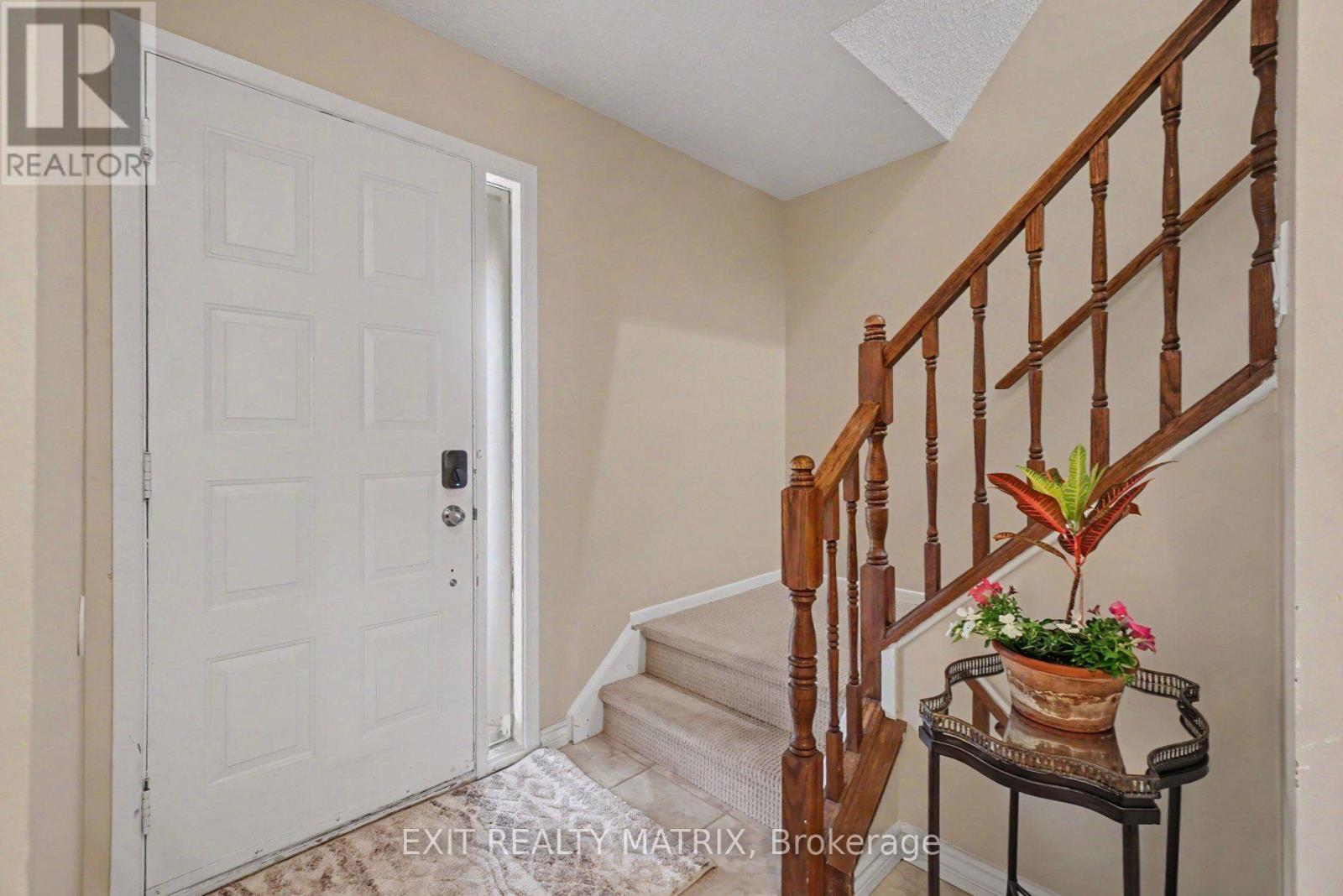 30 BARTLEY CRESCENT - Photo 3