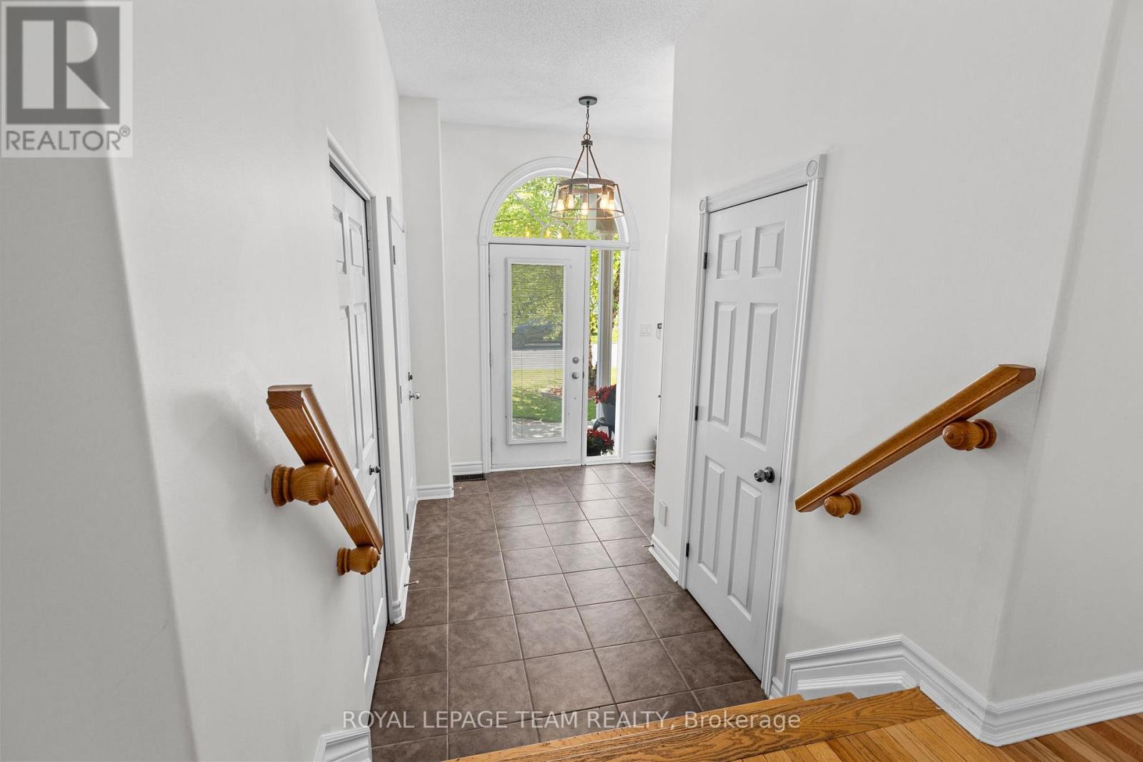 408 CENTENAIRE STREET