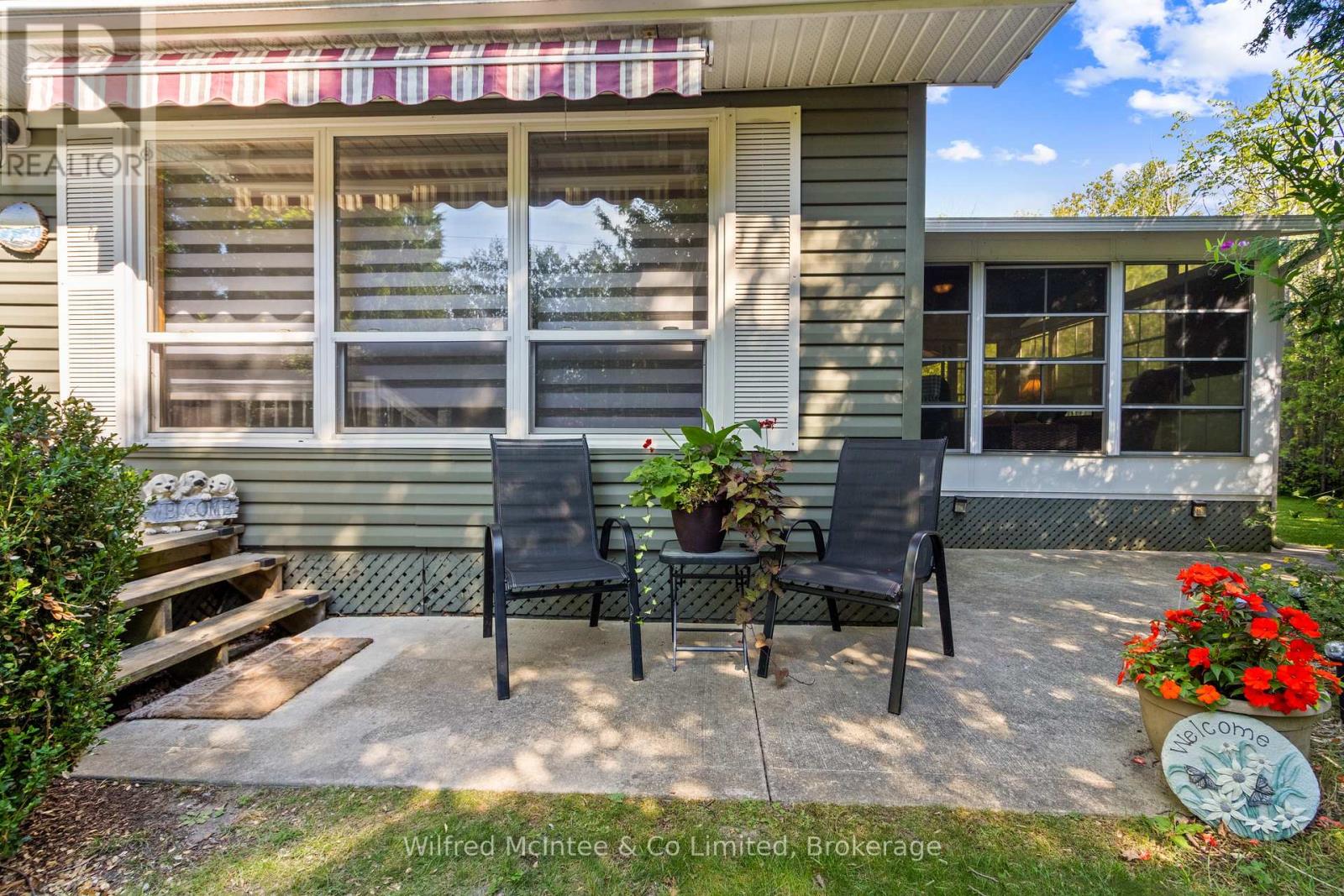 32 MOHAWK DRIVE