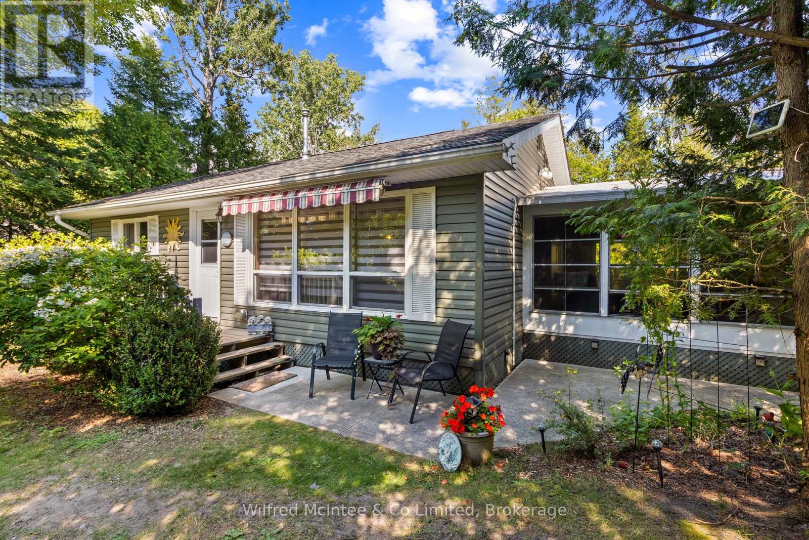 32 MOHAWK DRIVE