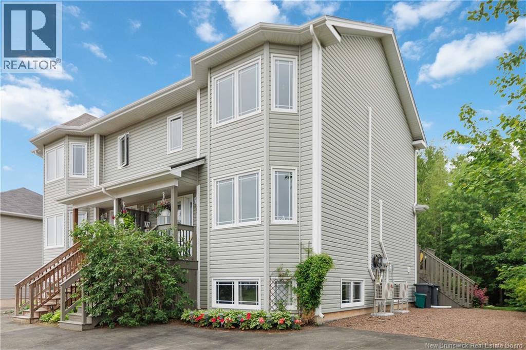 54 Clarendon Drive - Photo 3