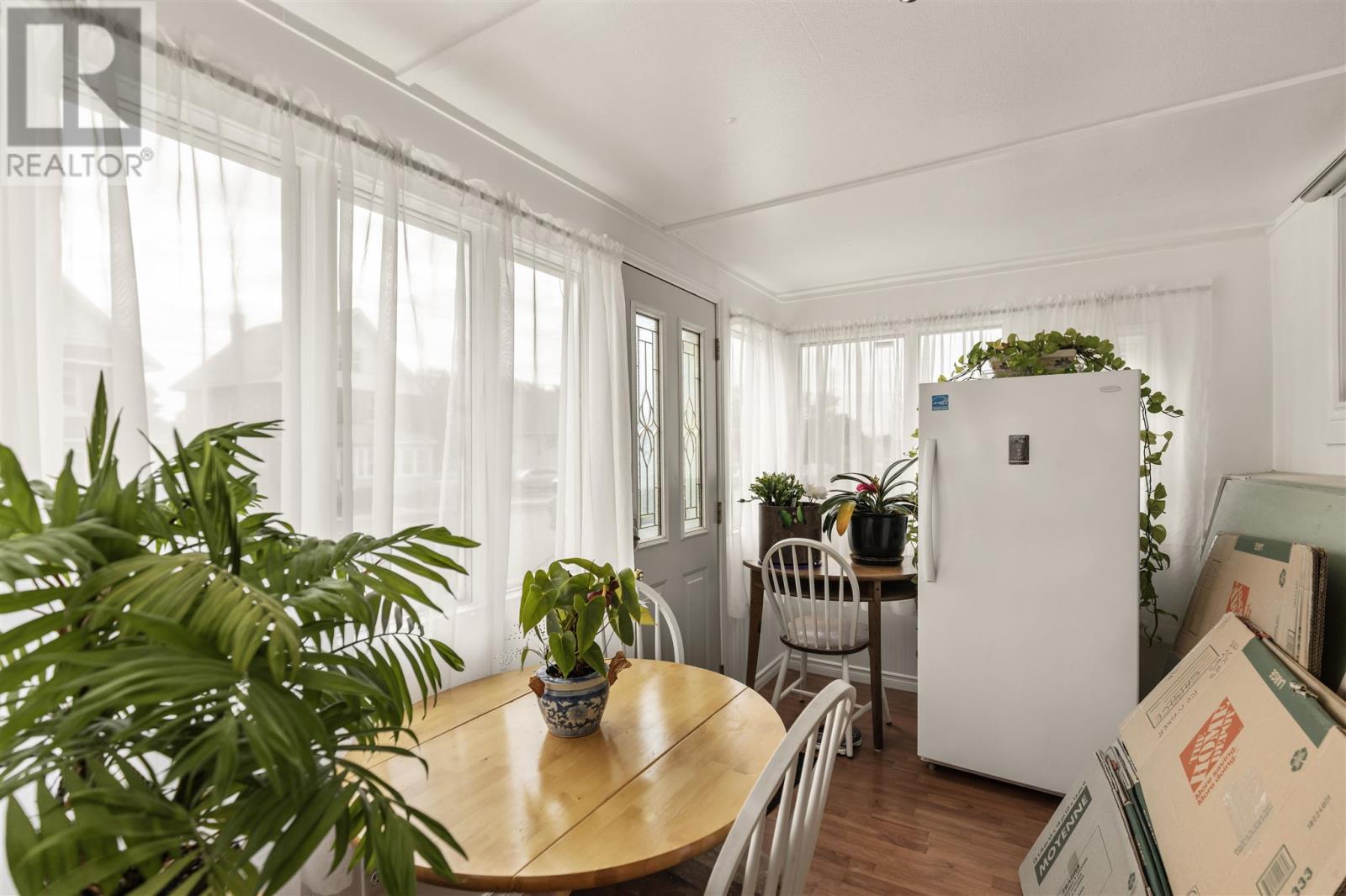 249 John ST - Photo 3