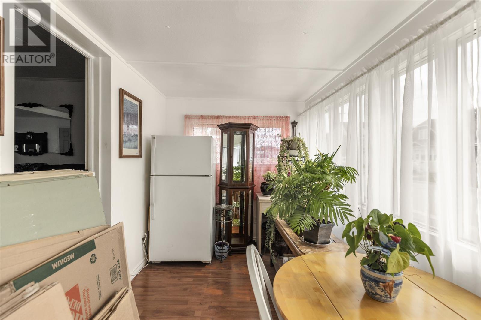 249 John ST - Photo 4
