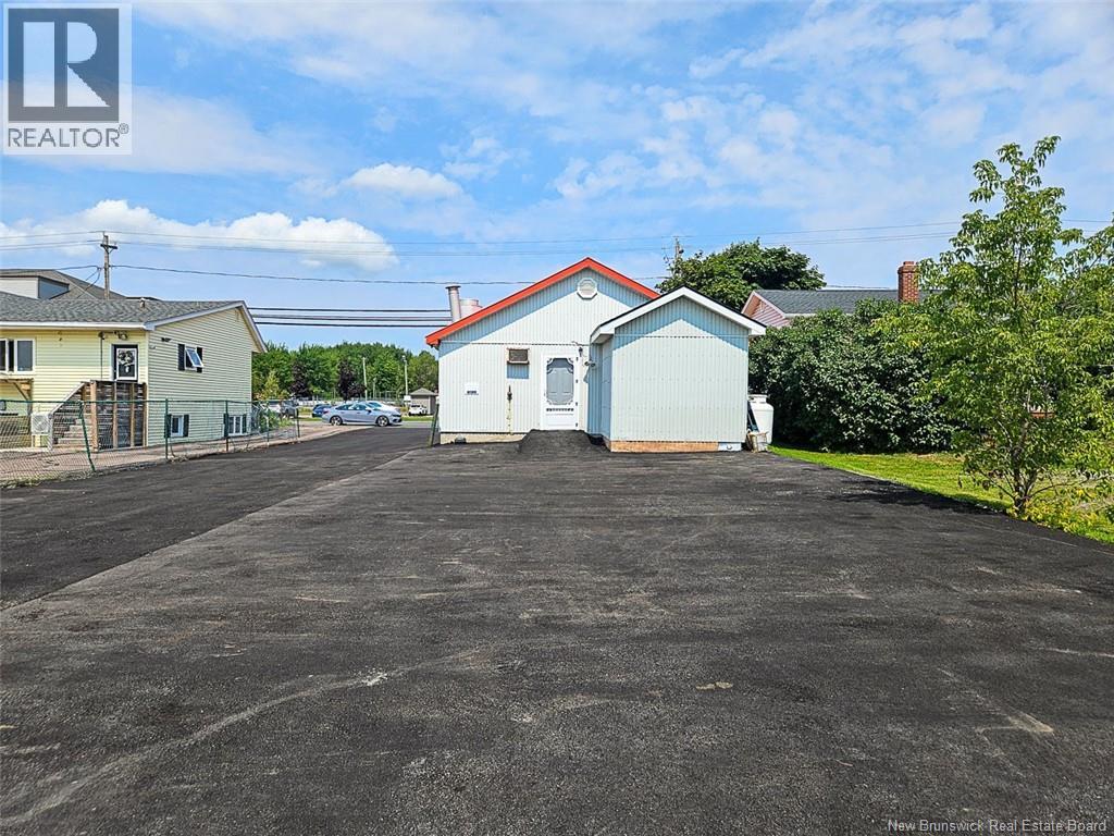 498 Champlain Street - Photo 4