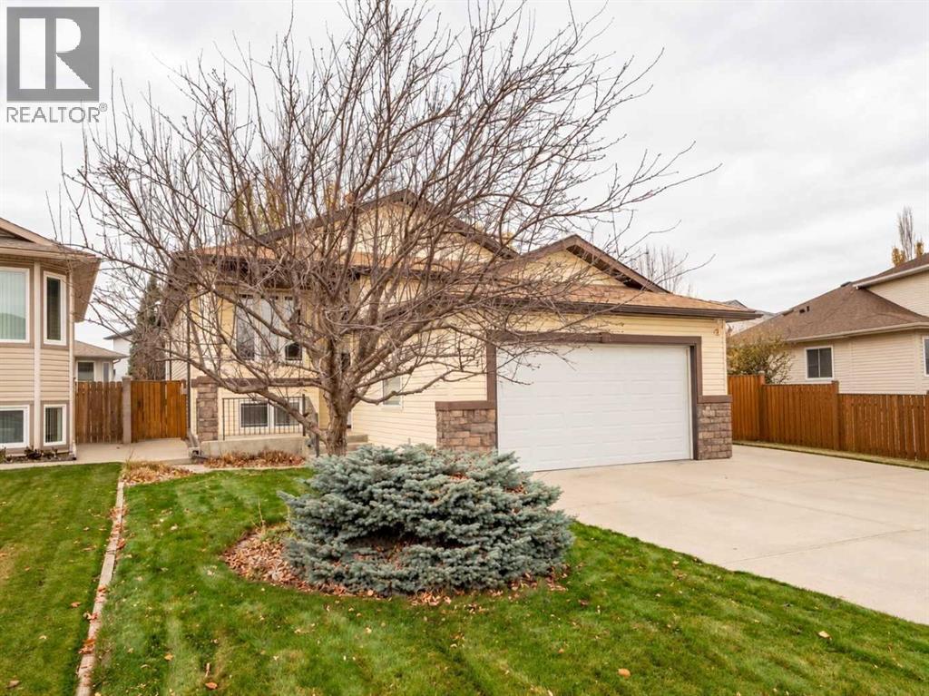 417 Grizzly Crescent N