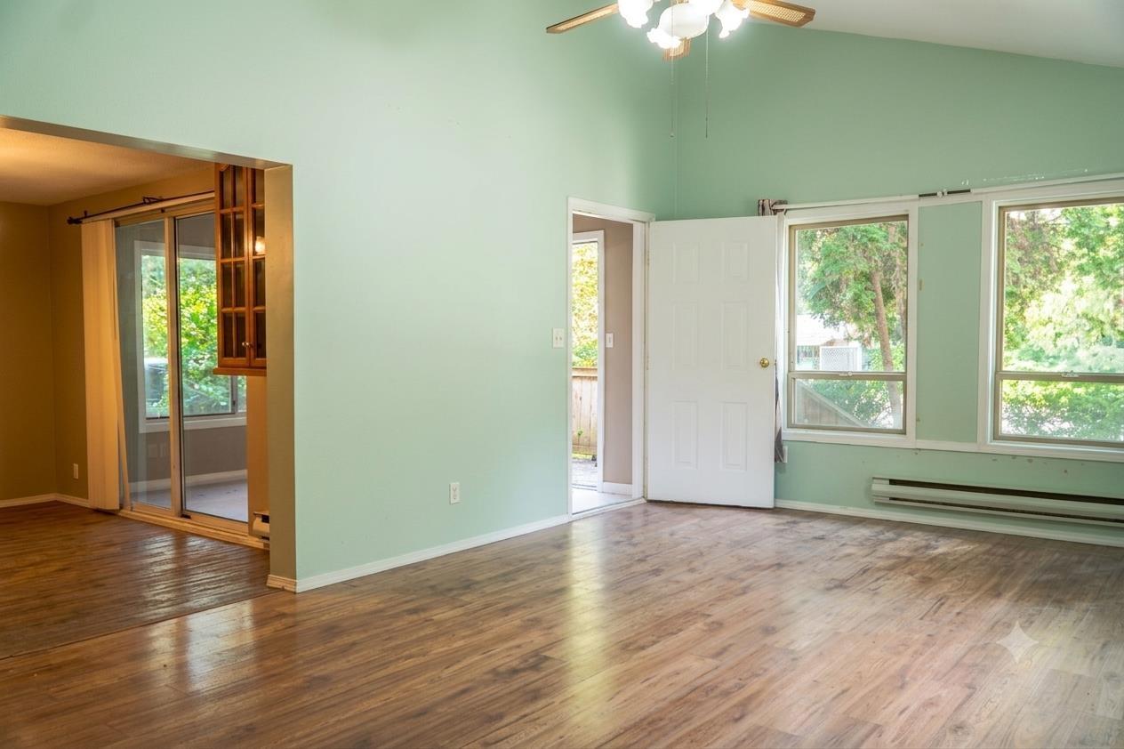 3776 COLUMBIA VALLEY ROAD, Cultus Lake North