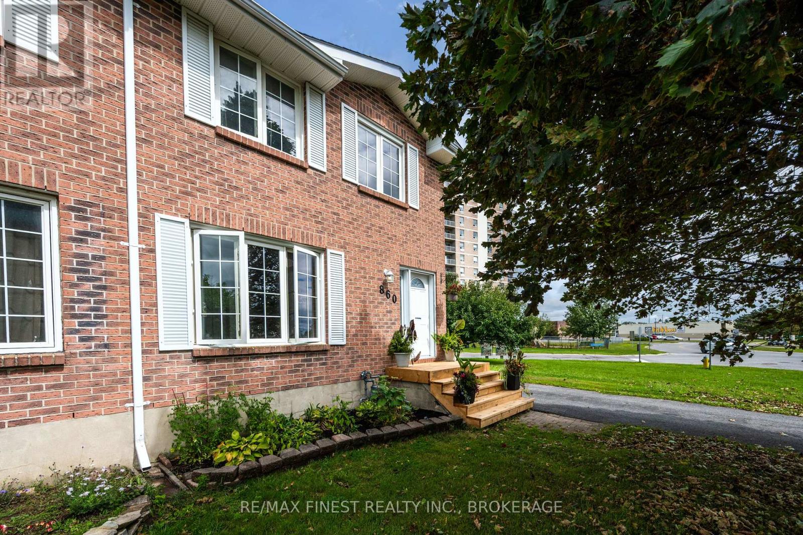 860 BEACONHILL COURT