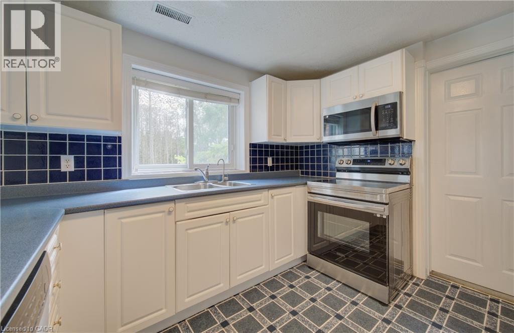 25 IDLE RIDGE Court