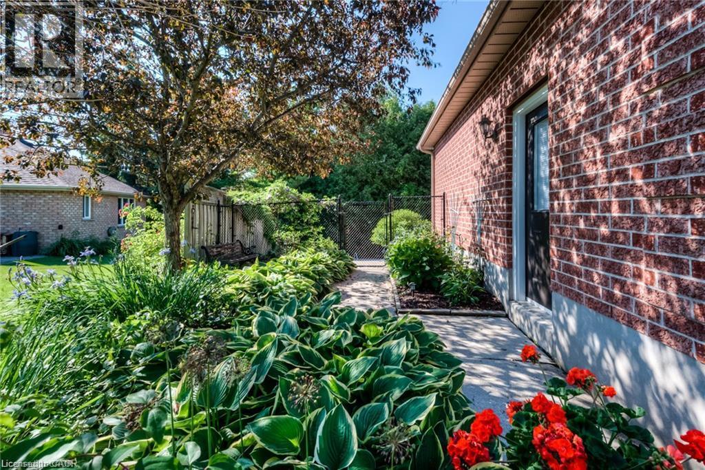25 IDLE RIDGE Court