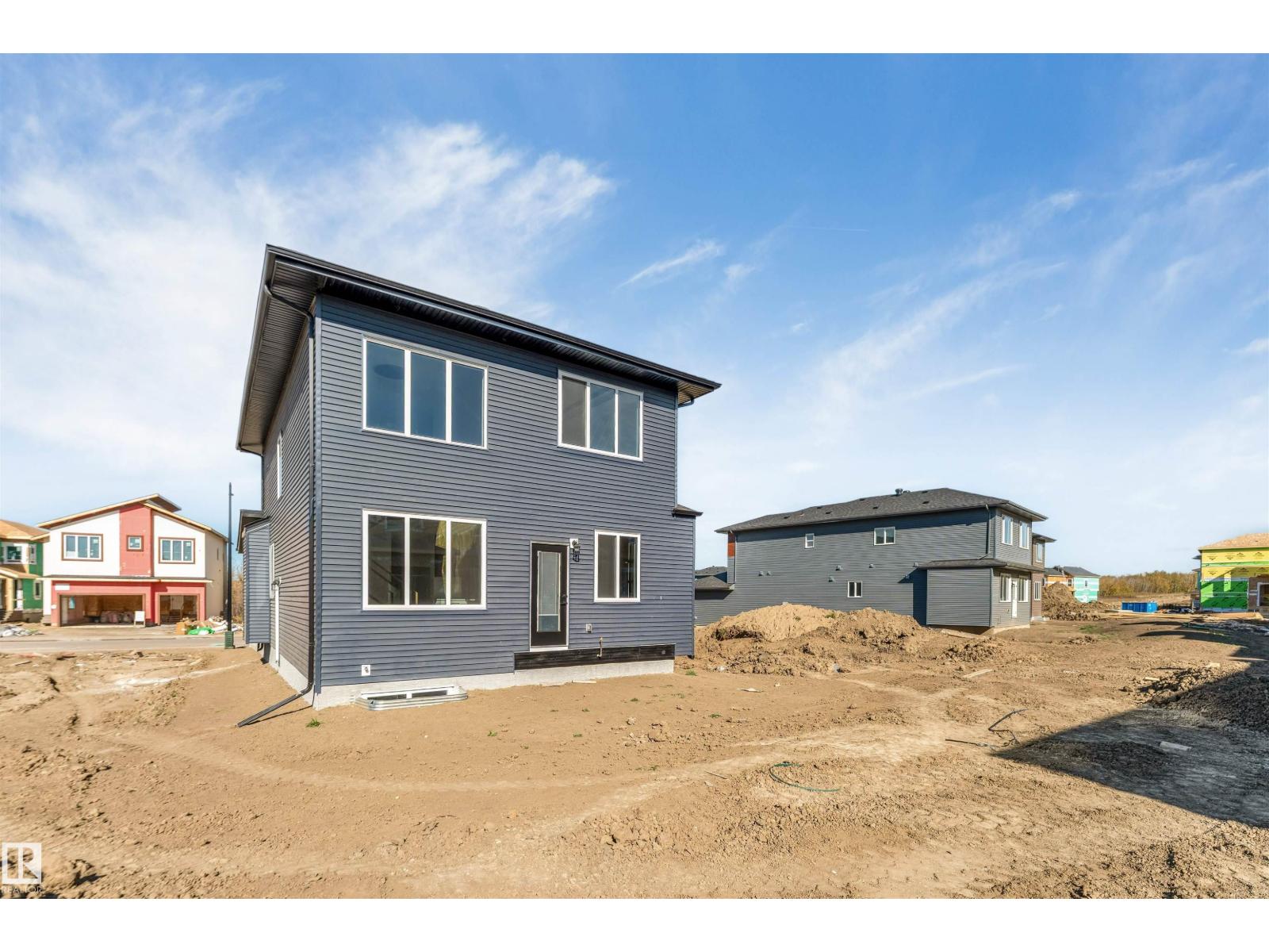 4707 17 AV SW SW
