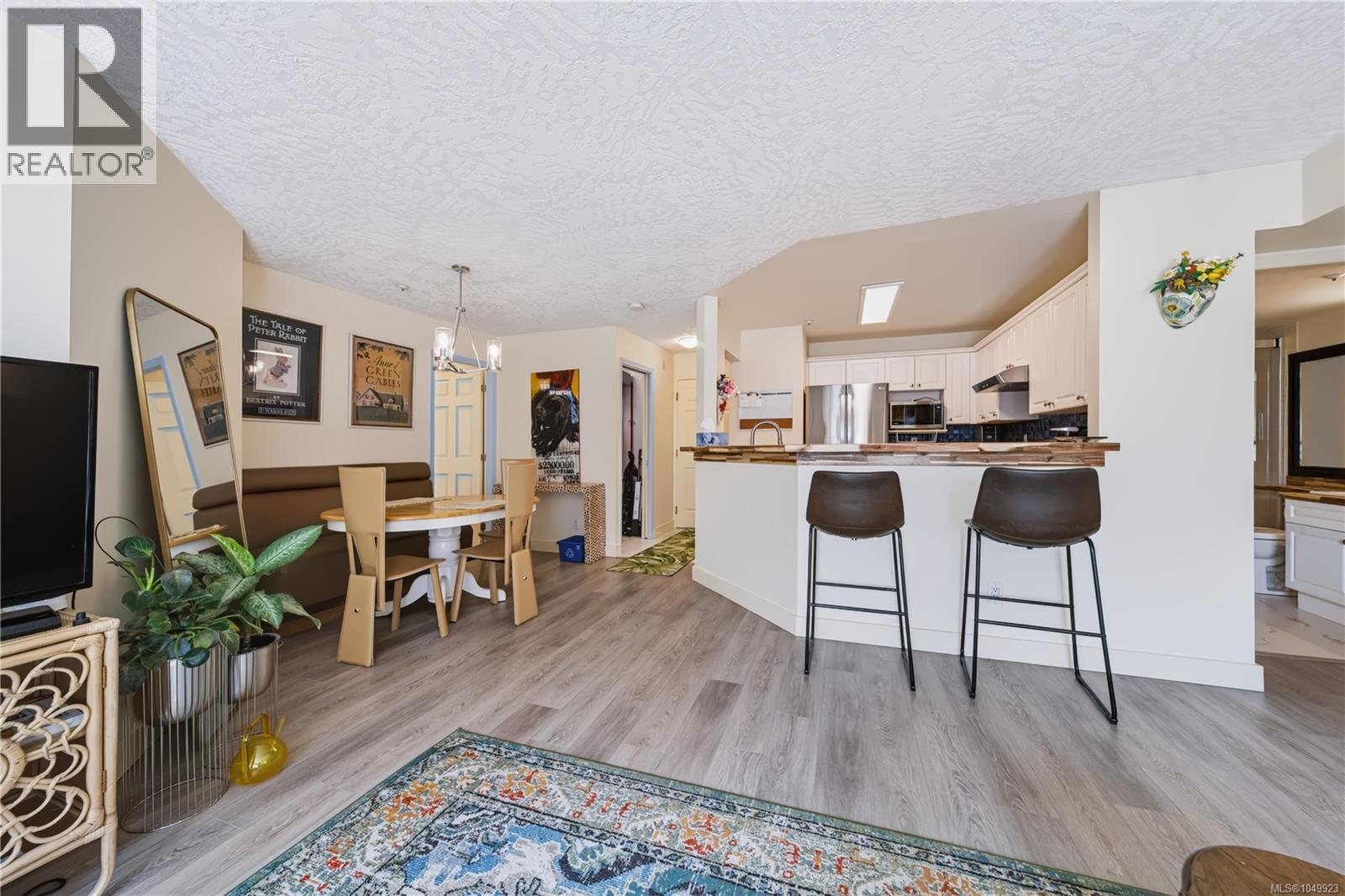 212 4965 Vista View Cres