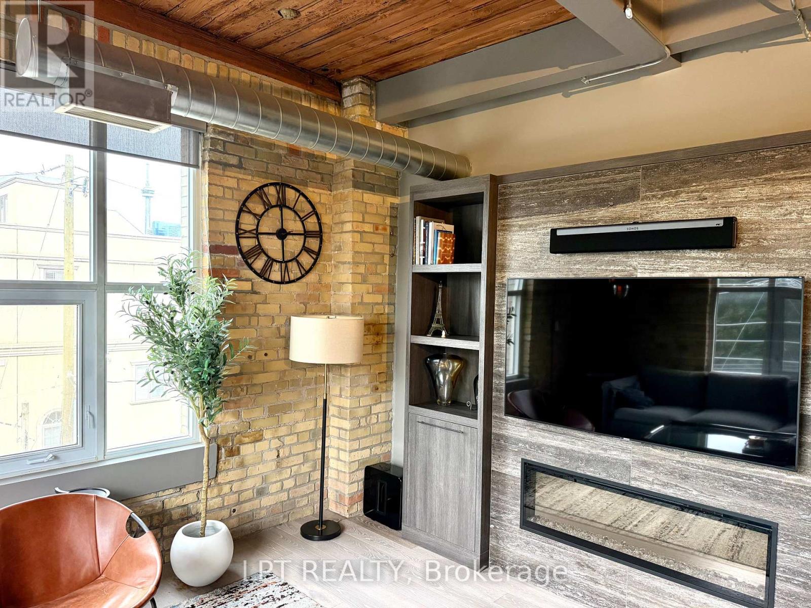 414 - 955 QUEEN STREET W
