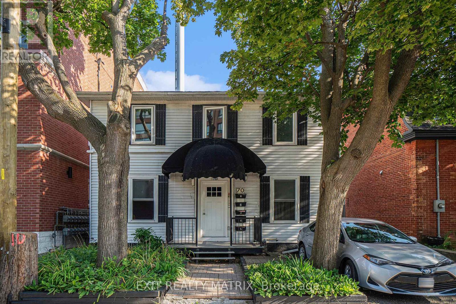 70 BOLTON STREET - Photo 2