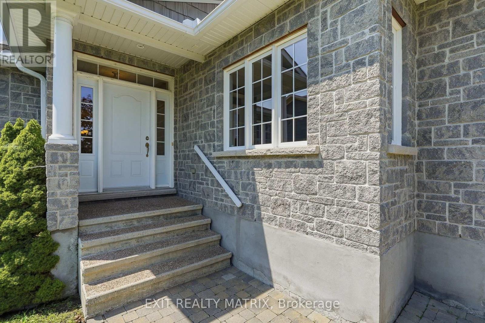 28 STATION TRAIL STREET - Photo 3