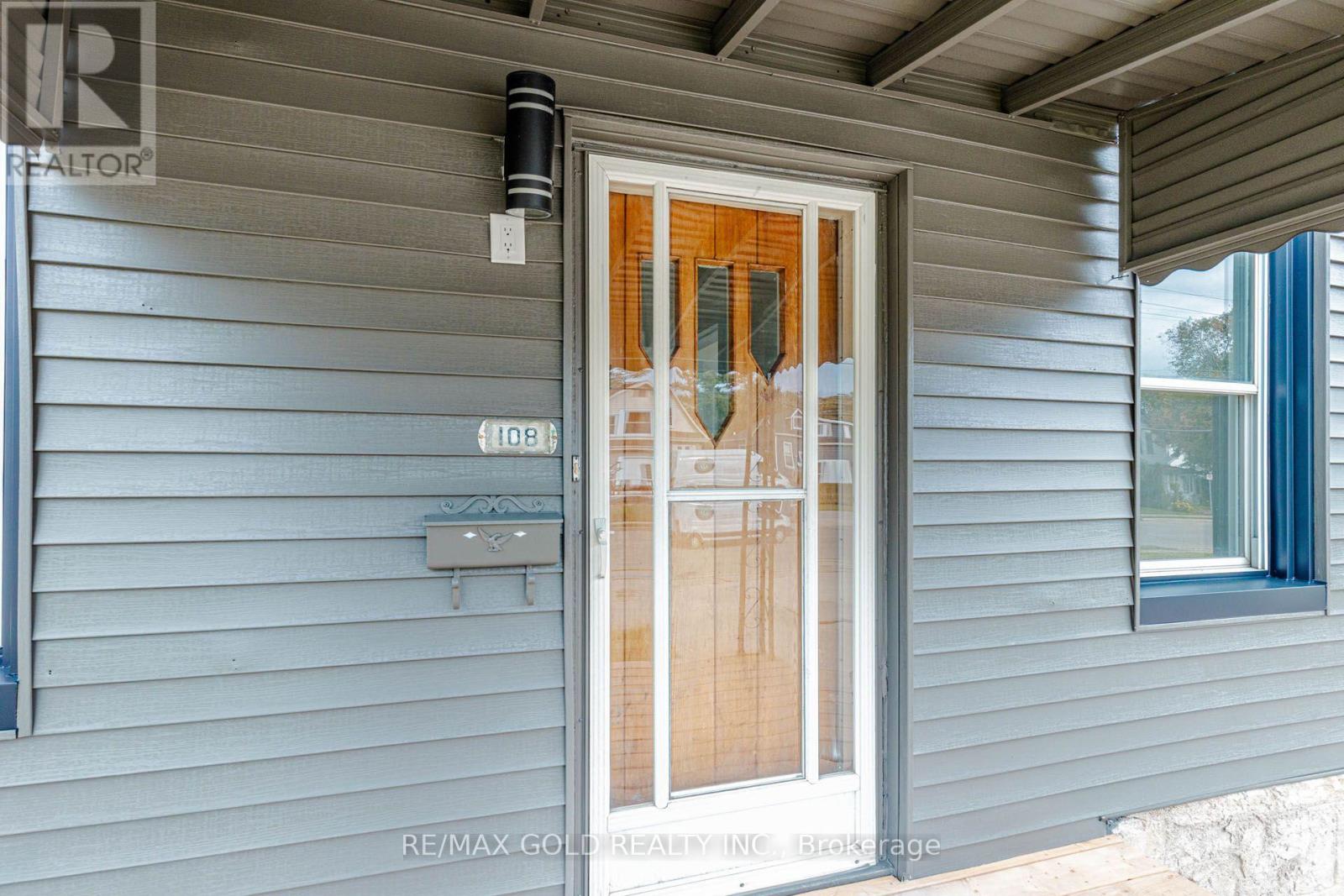 108 NORFOLK AVENUE