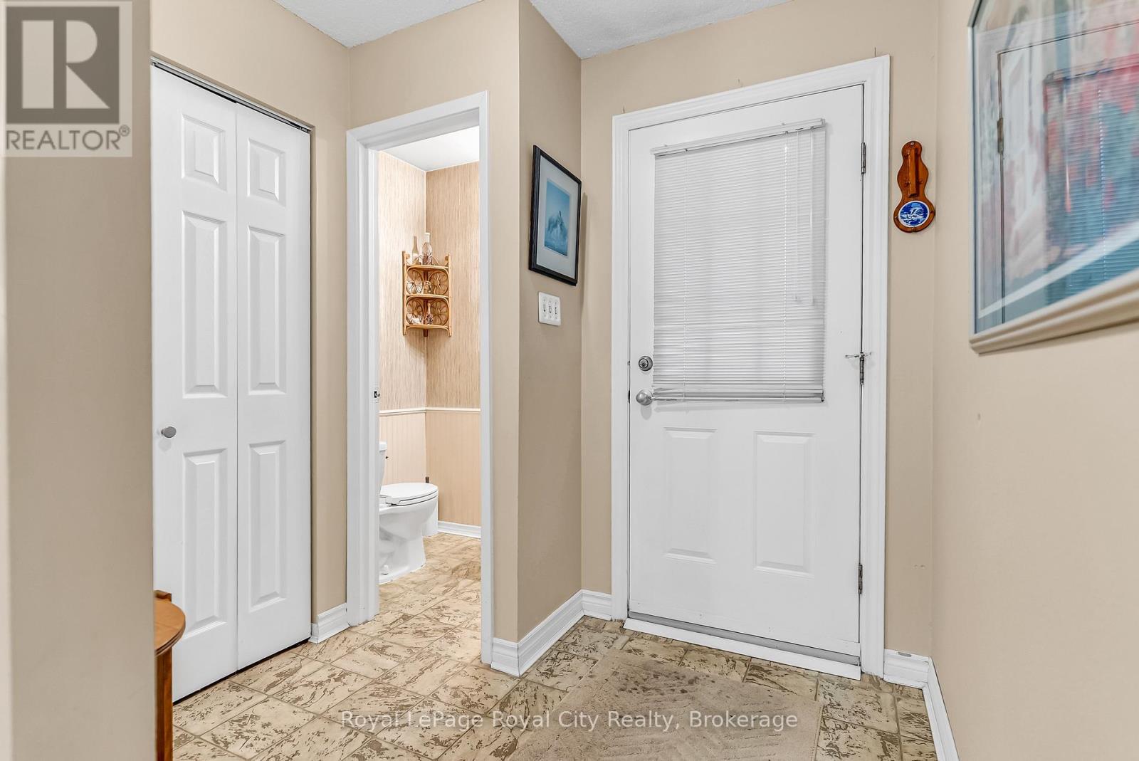 62 - 201 SILVERCREEK PARKWAY N