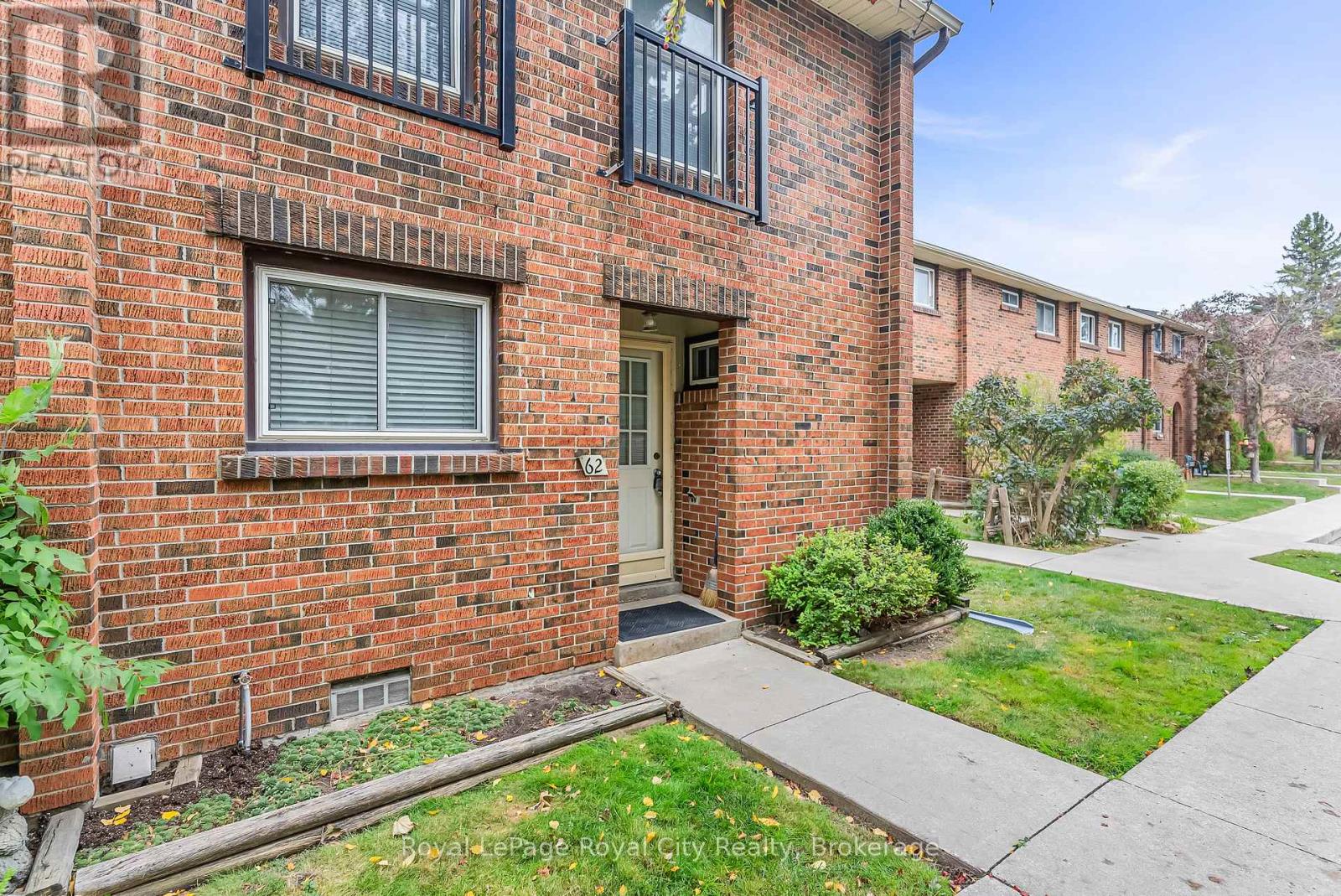 62 - 201 SILVERCREEK PARKWAY N