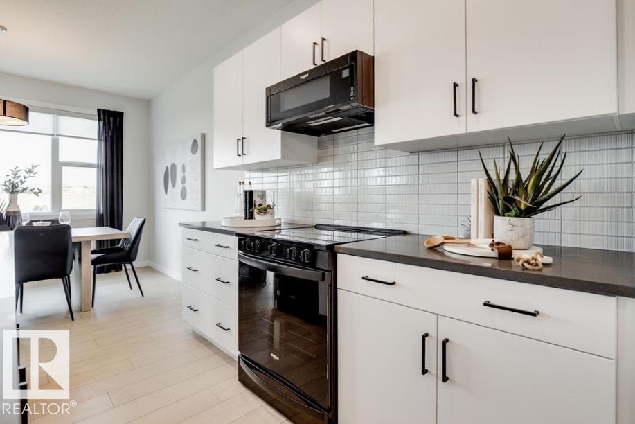 2431 209 ST NW