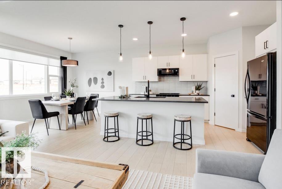 2431 209 ST NW