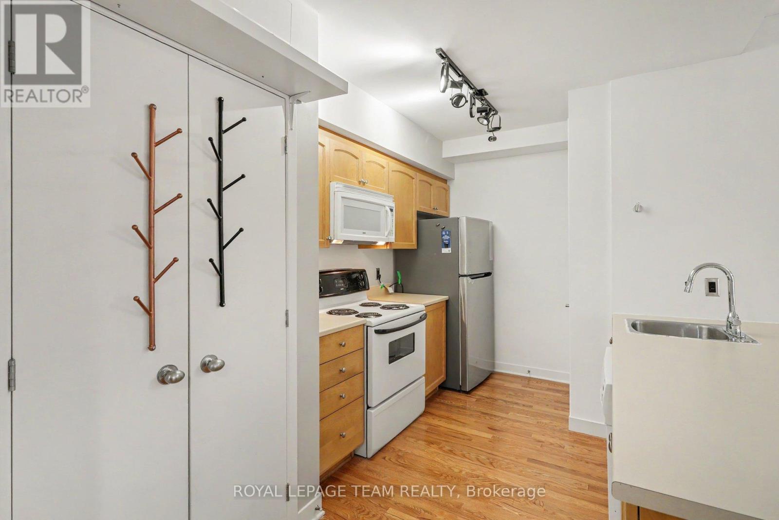 C - 418 NEPEAN STREET