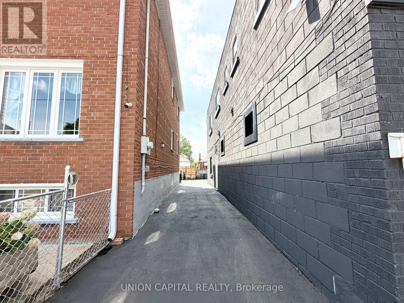 1342 WESTON ROAD