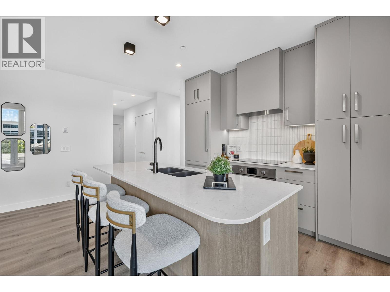 3300 Lakeshore Road Unit# 401